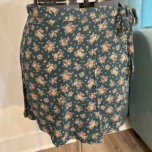 XL American Eagle Teal Floral Mini Wrap Skirt